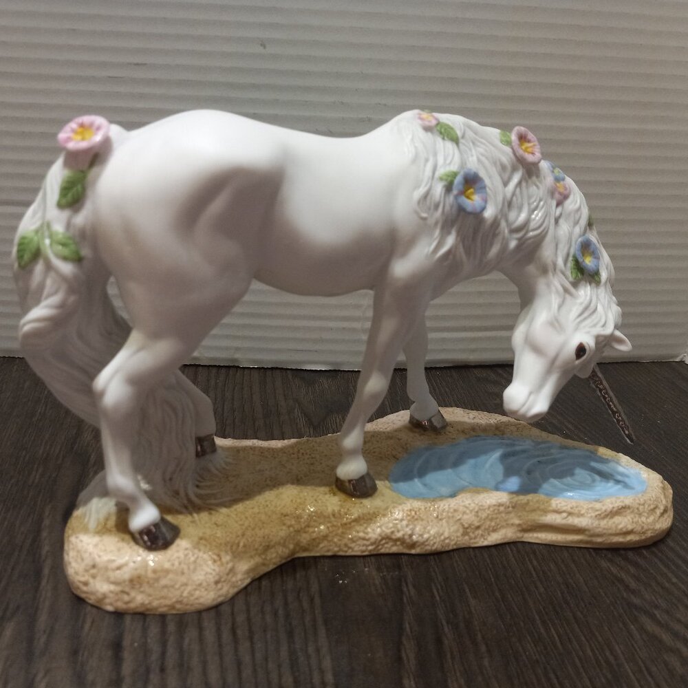 Vintage Princeton Gallery “Love’s Purity” Porcelain Unicorn Figurine 1991